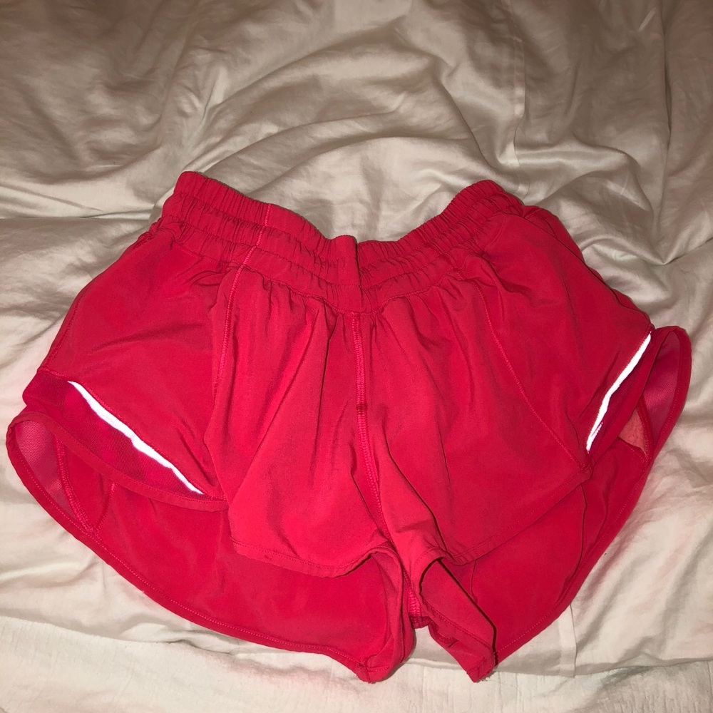 lululemon hot pink/red hotty hot shorts